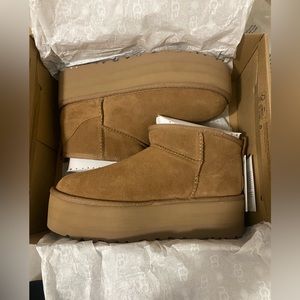 Ugg ultra mini platform size 8